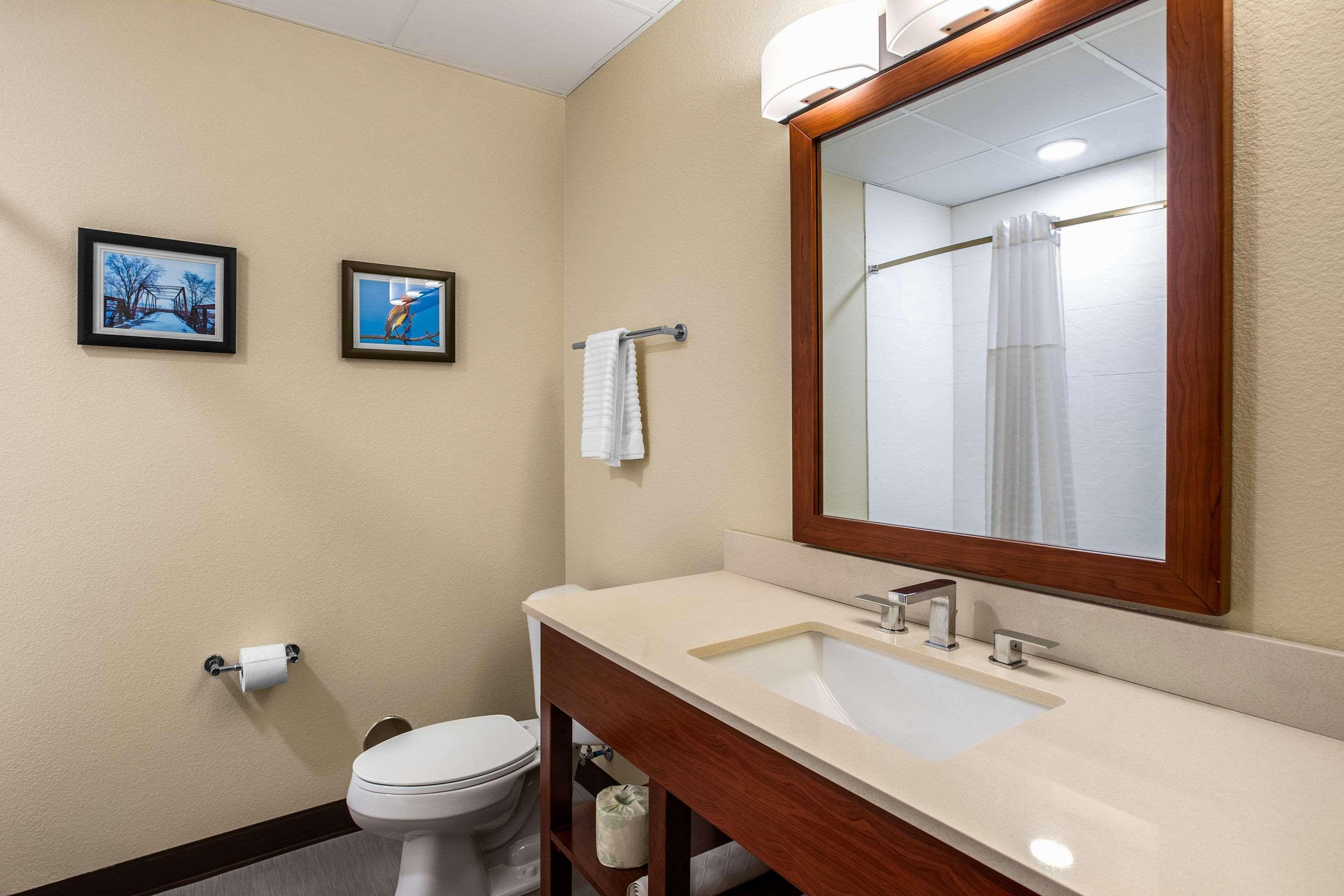 Comfort Inn & Suites Ames Near Isu Campus Eksteriør billede