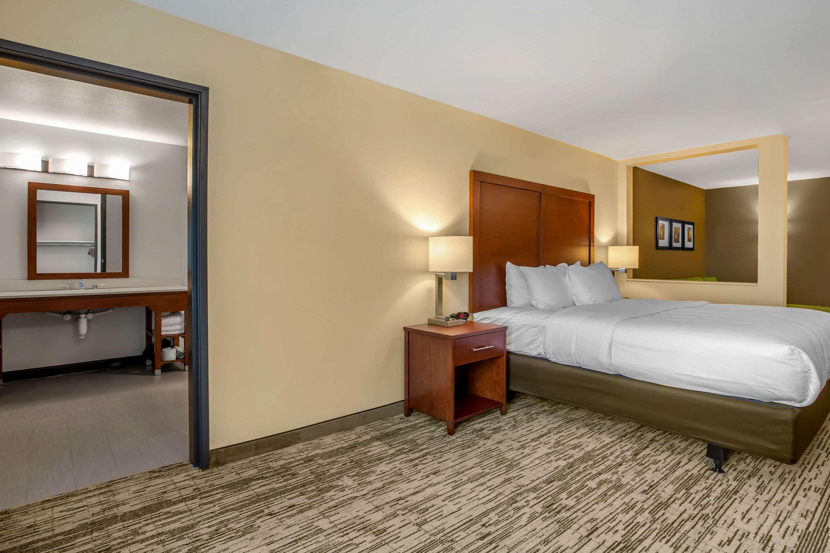 Comfort Inn & Suites Ames Near Isu Campus Eksteriør billede