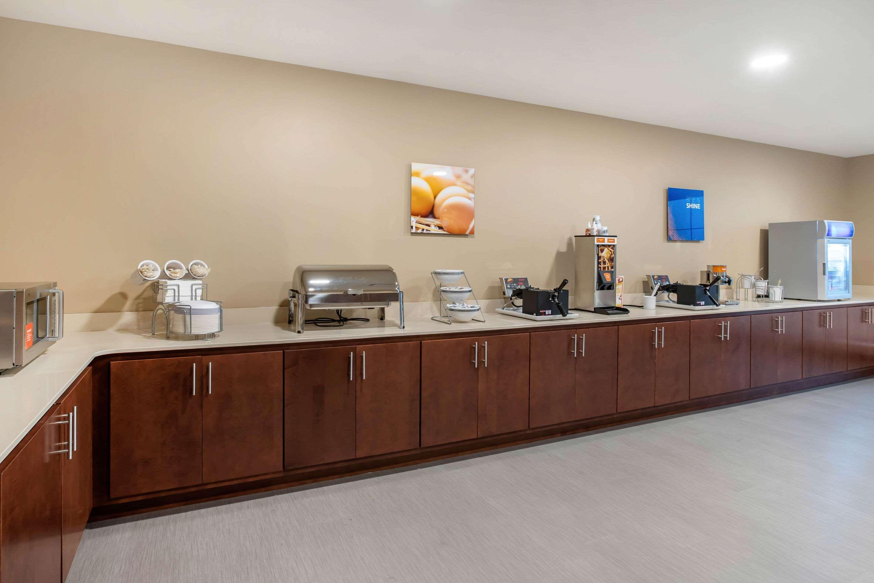 Comfort Inn & Suites Ames Near Isu Campus Eksteriør billede