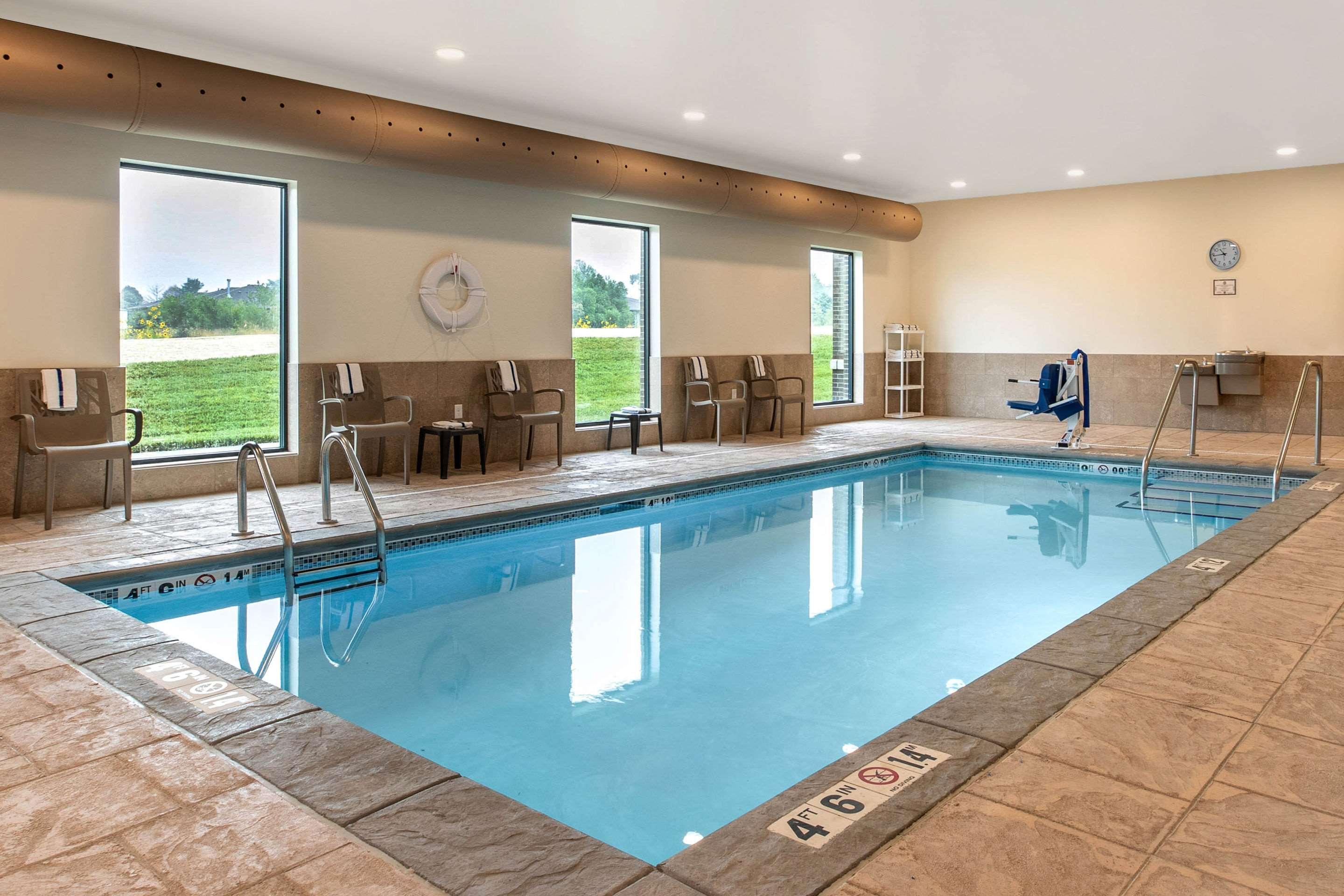Comfort Inn & Suites Ames Near Isu Campus Eksteriør billede